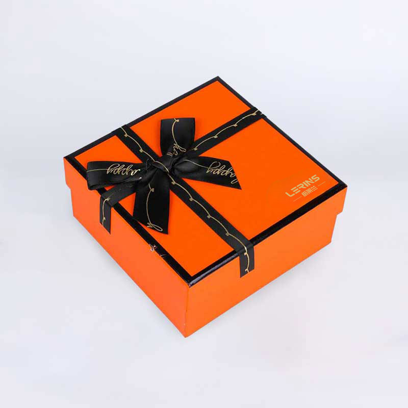 Oranje boogkledingverpakkingsdoos