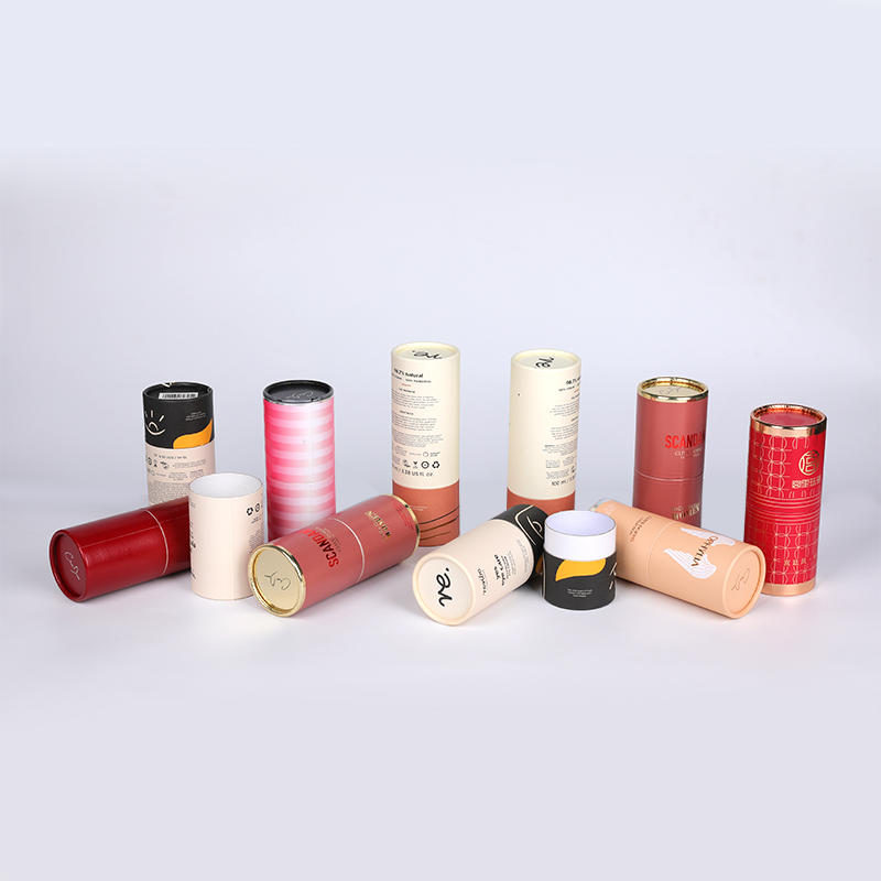 Delicate glanspapier kan met CMYK -afdrukken