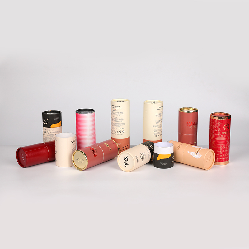 Delicate glanspapier kan met CMYK -afdrukken